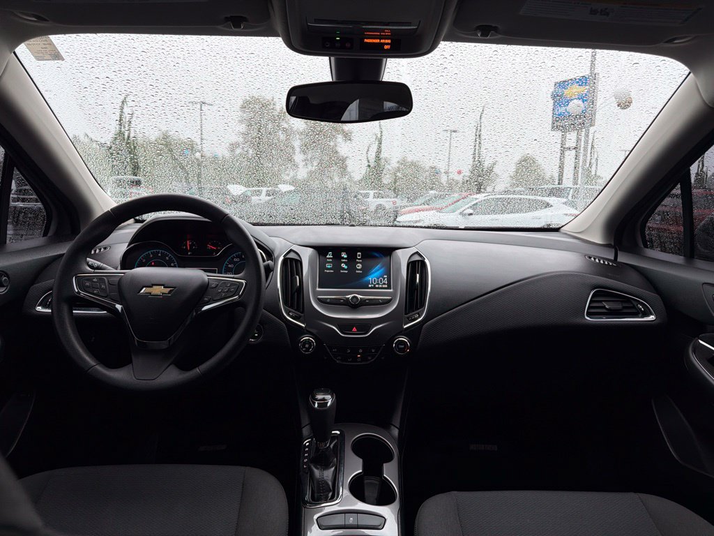 Used 2018 Chevrolet Cruze LT w/ Convenience Package FWD image 21