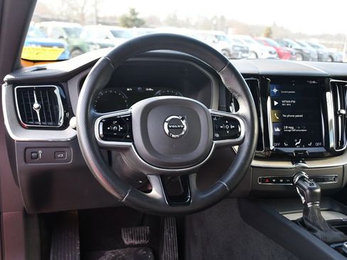 Used 2018 Volvo XC60 T5 Inscription w/ Luxury Seat Package image 12