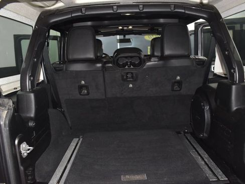 Used 2020 Jeep Wrangler Unlimited Sahara w/ Uconnect 4C Nav & Sound Group AWD/4WD image 25