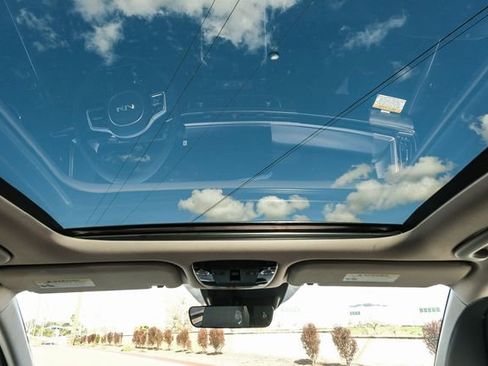 New 2025 Kia Sorento S w/ Panoramic Sunroof Package image 34