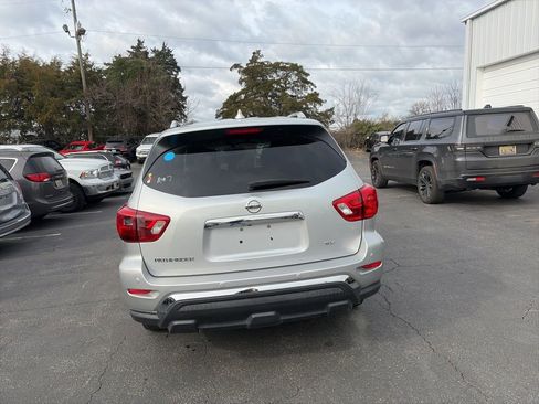 Used 2019 Nissan Pathfinder SV image 6
