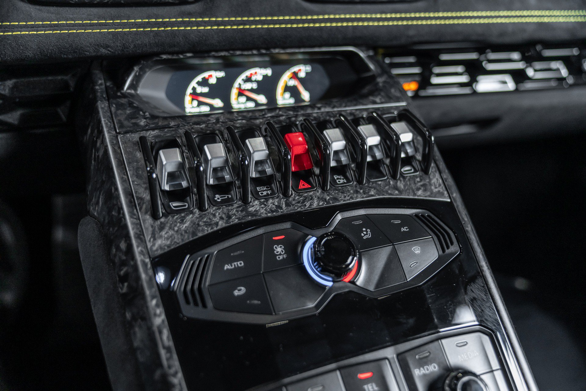 Used 2018 Lamborghini Huracan Performante AWD/4WD image 16