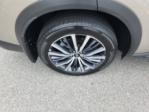 Used 2023 INFINITI QX60 Sensory w/ Vision Package FWD image 6