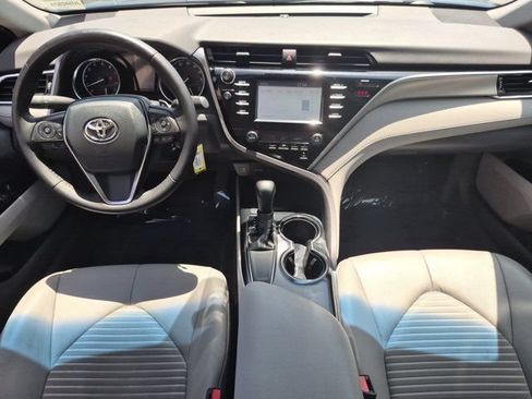 Used 2018 Toyota Camry SE FWD image 26