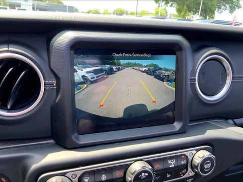 Certified 2022 Jeep Wrangler Unlimited Sahara w/ Cold Weather Group AWD/4WD image 28