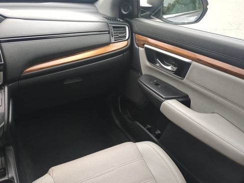 Used 2019 Honda CR-V Touring image 16