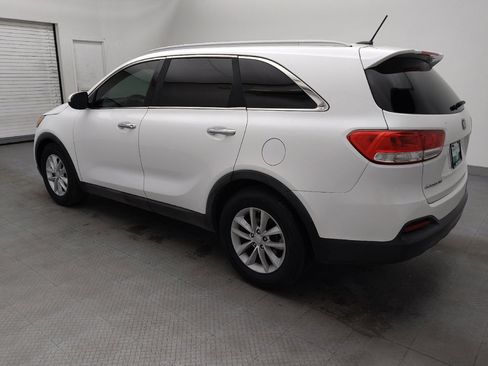 Used 2018 Kia Sorento LX image 3