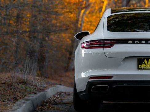 Used 2017 Porsche Panamera image 39