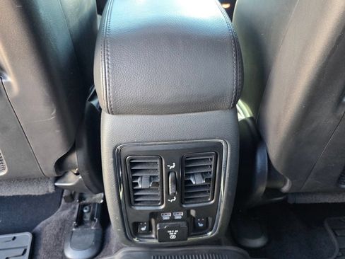 Used 2016 Jeep Grand Cherokee High Altitude AWD/4WD image 12