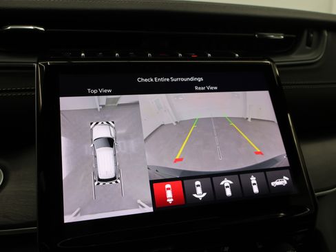 Used 2025 Jeep Grand Cherokee Limited w/ Luxury Tech Group II image 17