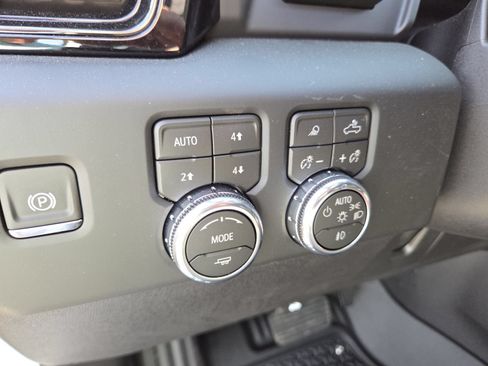 New 2026 GMC Sierra 2500 AT4 w/ AT4 Premium Plus Package AWD/4WD image 8
