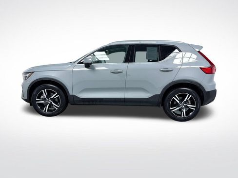 Used 2025 Volvo XC40 B5 Core AWD/4WD image 11