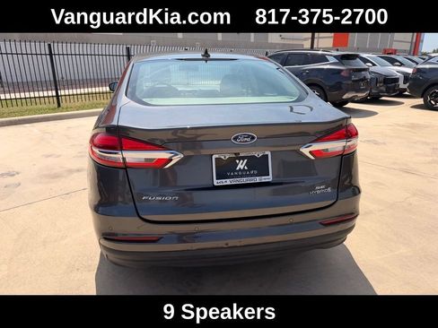 Used 2019 Ford Fusion SE FWD image 3