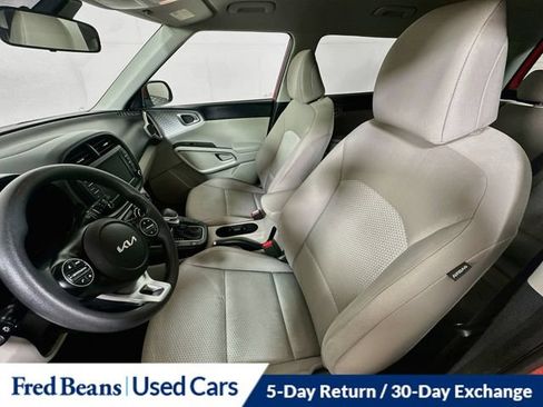 Used 2023 Kia Soul LX FWD image 25