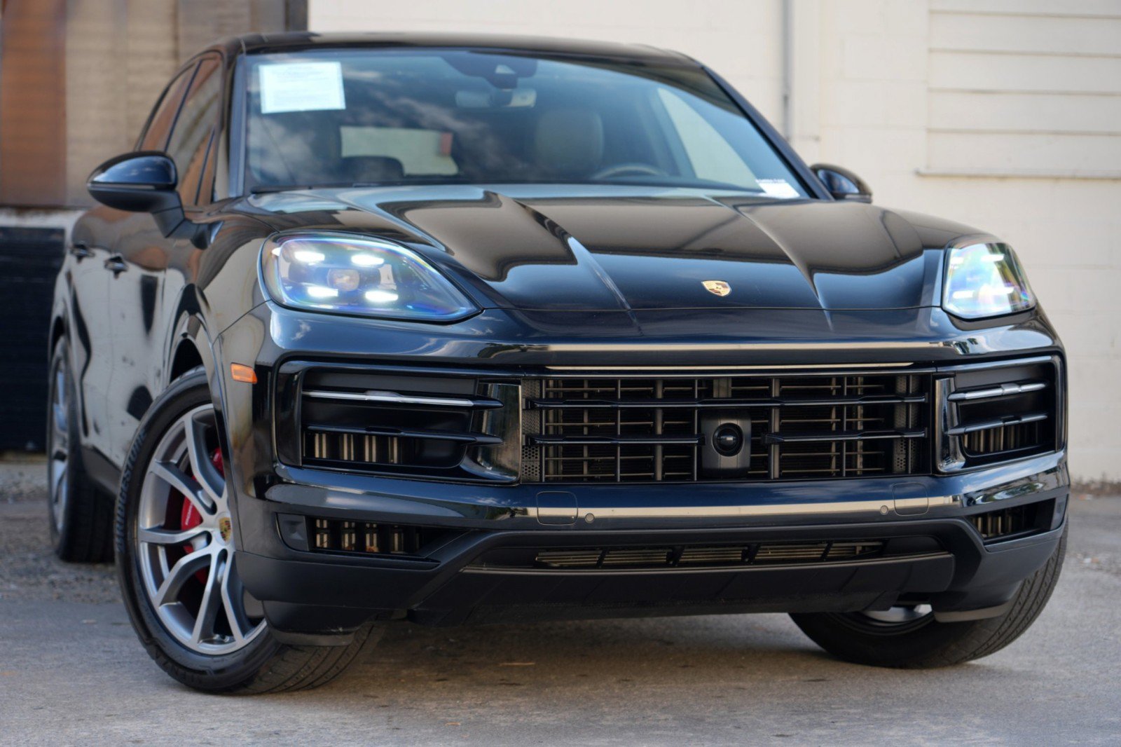Used 2024 Porsche Cayenne S w/ Premium Package AWD/4WD image 4