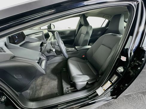 Used 2025 Toyota Prius LE FWD image 13