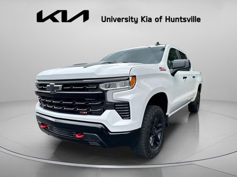 Used 2024 Chevrolet Silverado 1500 LT Trail Boss w/ Protection Package AWD/4WD image 3