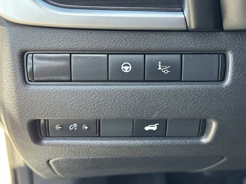 Used 2023 Nissan Rogue Platinum w/ Platinum Premium Package image 19