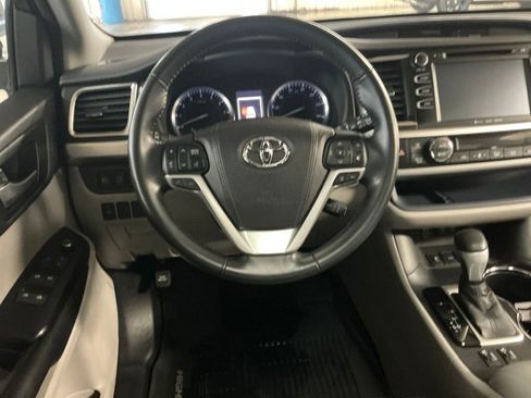 Certified 2018 Toyota Highlander XLE image 15