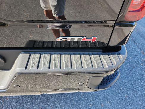 New 2026 GMC Sierra 1500 AT4 w/ AT4 Premium Package AWD/4WD image 8