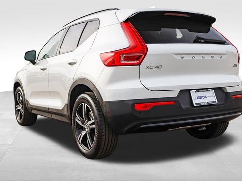 New 2026 Volvo XC40 B5 Core w/ Climate Package AWD/4WD image 7