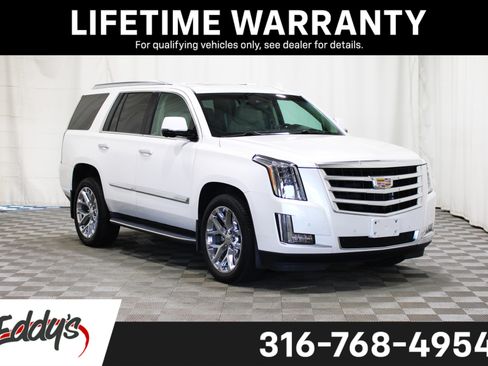 Used 2016 Cadillac Escalade Luxury AWD/4WD image 1