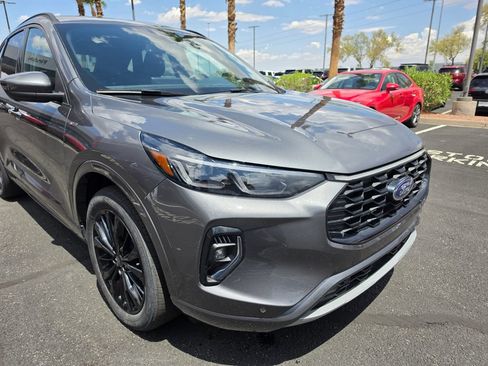 Used 2023 Ford Escape ST-Line Elite AWD/4WD image 2