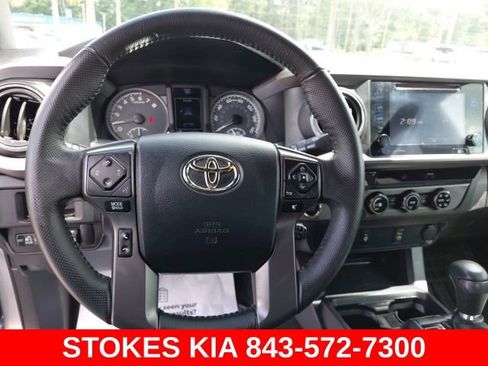 Used 2017 Toyota Tacoma TRD Off-Road w/ Tow Package RWD image 15