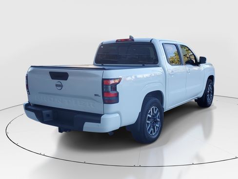 Used 2024 Nissan Frontier SL w/ Technology Package image 3