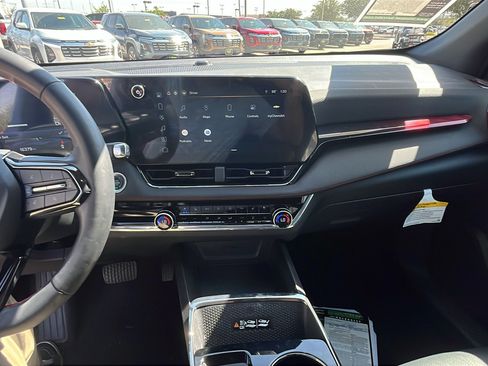 Used 2025 Chevrolet Equinox RS w/ Safety and Technology Package FWD image 19