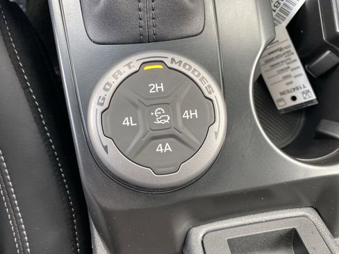 New 2025 Ford Bronco Outer Banks w/ Sasquatch Package image 29