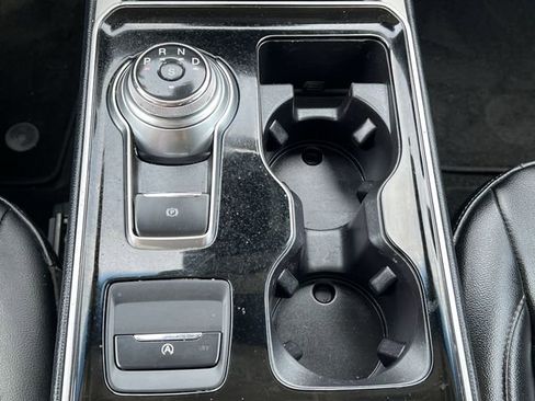 Used 2019 Ford Edge SEL w/ Equipment Group 201A FWD image 11
