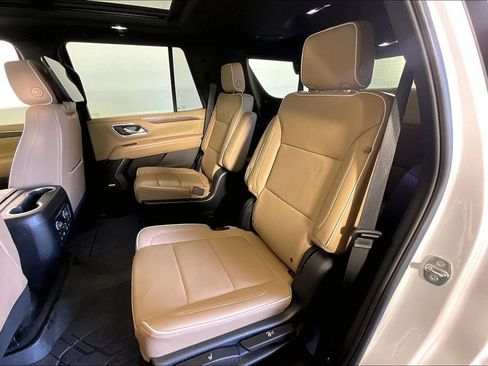 Used 2023 Chevrolet Tahoe Premier w/ Premium Package AWD/4WD image 35