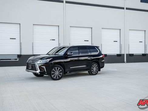 Used 2021 Lexus LX 570 4WD w/ Luxury Package image 33