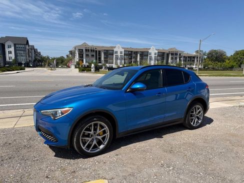 Used 2018 Alfa Romeo Stelvio Ti Sport image 5
