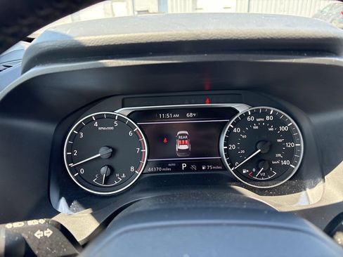 Used 2025 Nissan Rogue SV image 33