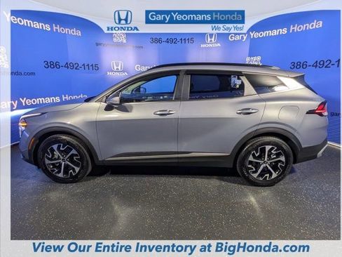 Used 2025 Kia Sportage EX w/ Premium Package image 11