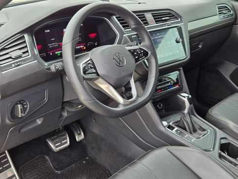 Used 2023 Volkswagen Tiguan SE R-Line FWD image 8