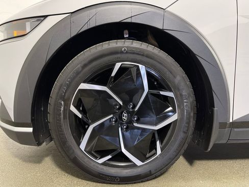 Certified 2024 Hyundai Ioniq 5 SEL image 11