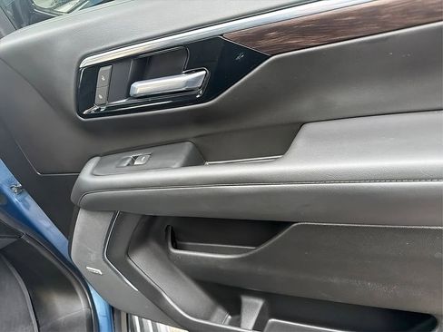 Used 2025 Chevrolet Tahoe LT w/ Comfort Package image 22