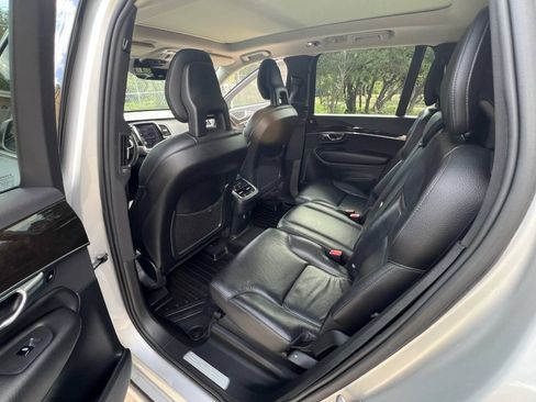 Used 2018 Volvo XC90 T6 Momentum w/ Convenience Package AWD/4WD image 33