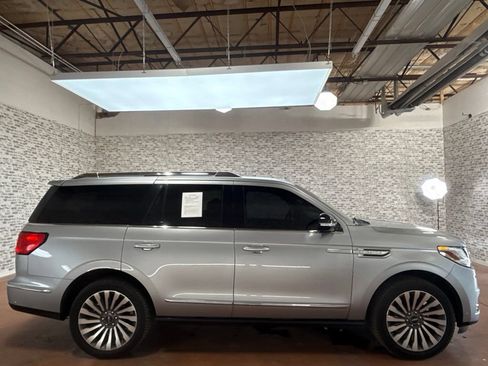 Used 2020 Lincoln Navigator Reserve w/ Luxury Package AWD/4WD image 8