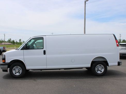 New 2026 Chevrolet Express 3500 Extended w/ Driver Convenience Package RWD image 6