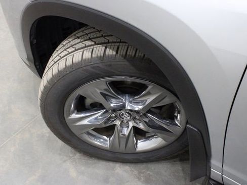 Used 2017 Toyota Highlander Limited Platinum image 37