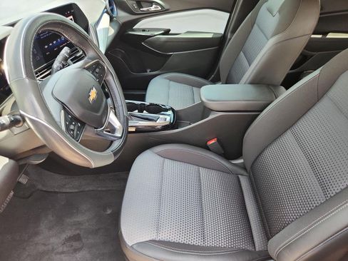 Used 2024 Chevrolet Trax LT w/ LT Convenience Package FWD image 19