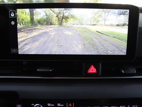 New 2026 Kia Carnival EX FWD image 58