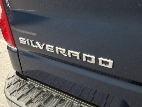 Used 2023 Chevrolet Silverado 1500 LT AWD/4WD image 29