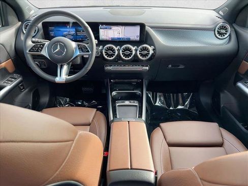 Certified 2025 Mercedes-Benz GLA 250 4MATIC image 19