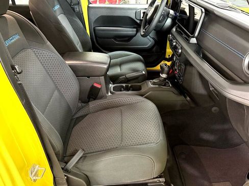 Used 2024 Jeep Wrangler Unlimited Rubicon 4xe image 17