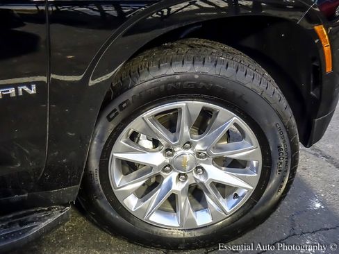 Used 2025 Chevrolet Suburban Premier w/ Sun And Tow Package image 13